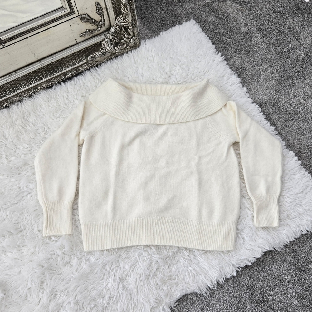 Design History Off The Shoulder Sweater. Cozy casual knit. Ivory. Size Large. Ne